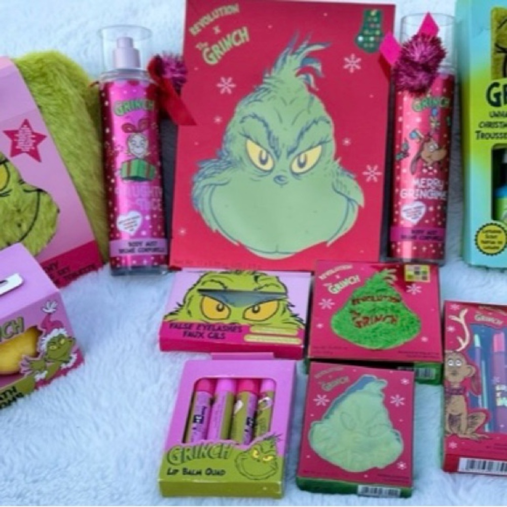 Grinch Makeup and Spa Bundle.